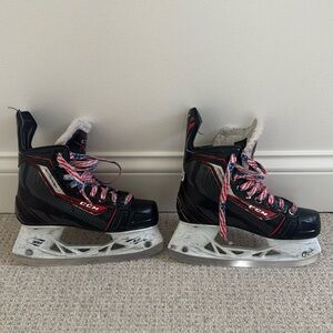 CCM JETSPEED 280 ICE HOCKEY SKATE Size 3